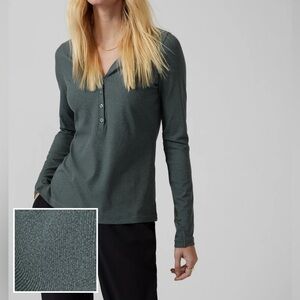 Athleta Uptempo Ribbed Henley Long Sleeve Top in Grey Women's Medium